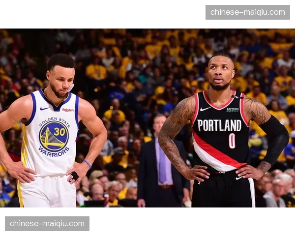 开拓者队观看大量录像，研究如何防守对手的“芝加哥”战术起手式